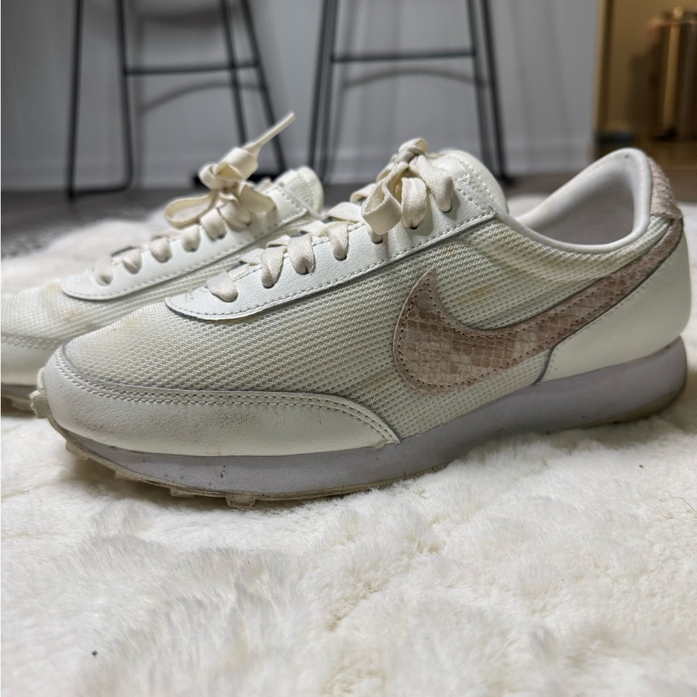 Nike Women's Beige and Cream Sneakers